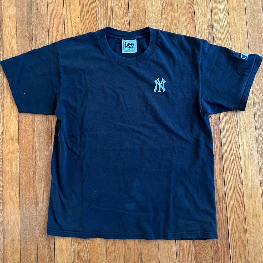 Embroidered Yankees Lee x MLB Shirt
